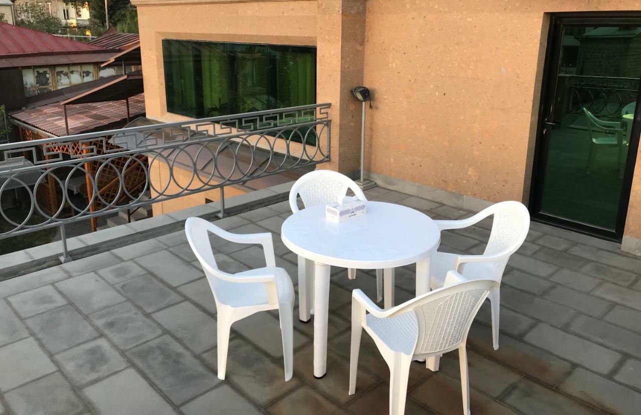 Bright Guesthouse In The Center Of Yerevan! Zewnętrze zdjęcie